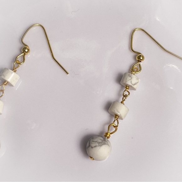 37. Howlite Dangle Earrings - Picture 2 of 3
